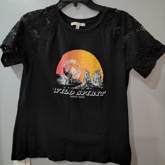 Express t-shirt Black Lace Sleeves Size Medium - Picture 2 of 6